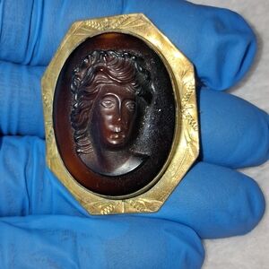 Vintage Cameo High Relief Brooch